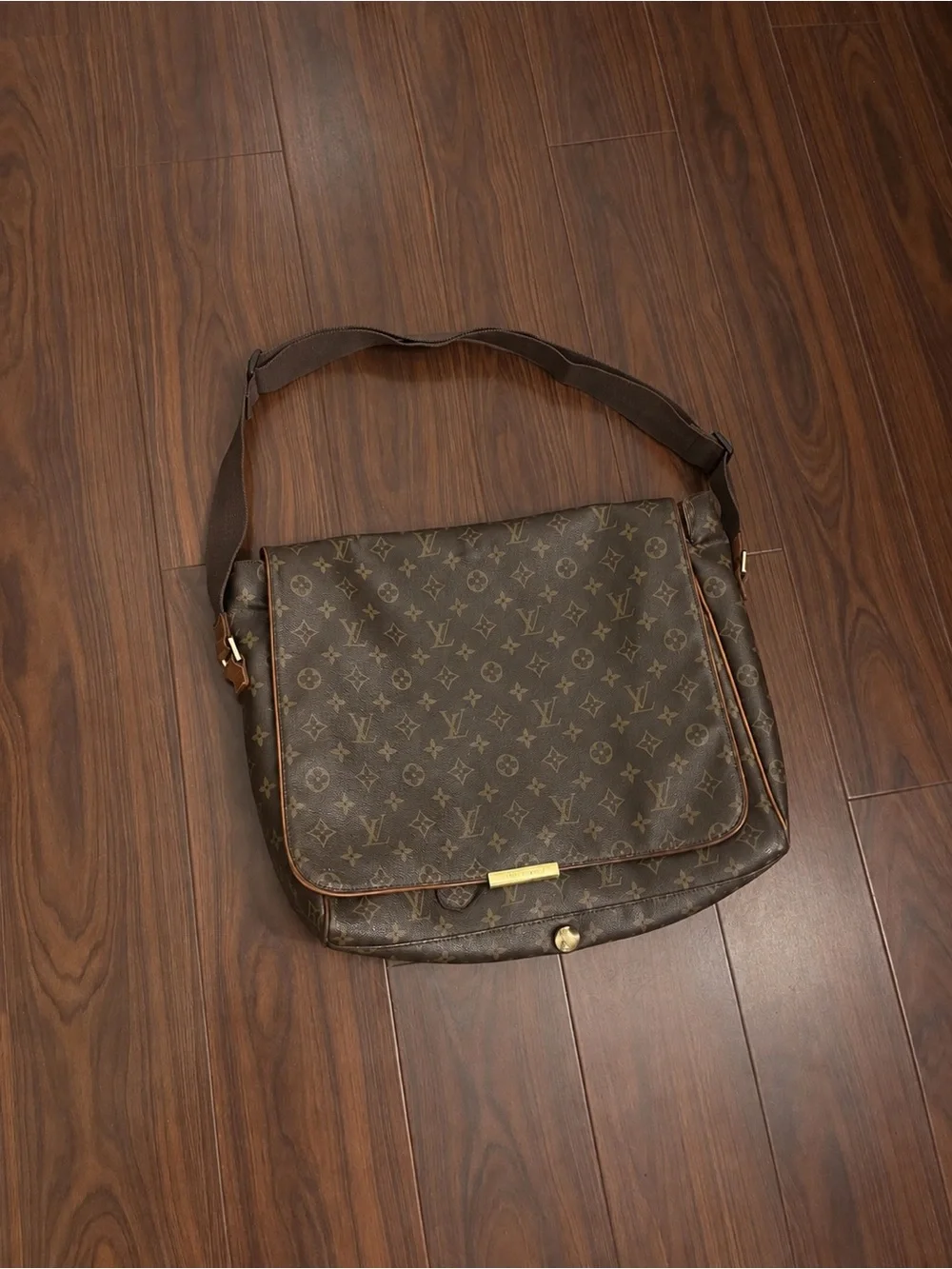 Louis Vuitton Monogram Canvas Beaubourg Messenger MM Bag